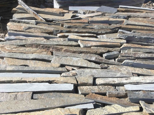 Горбушка златолит мультиколор для облицовки купить в Камышлове