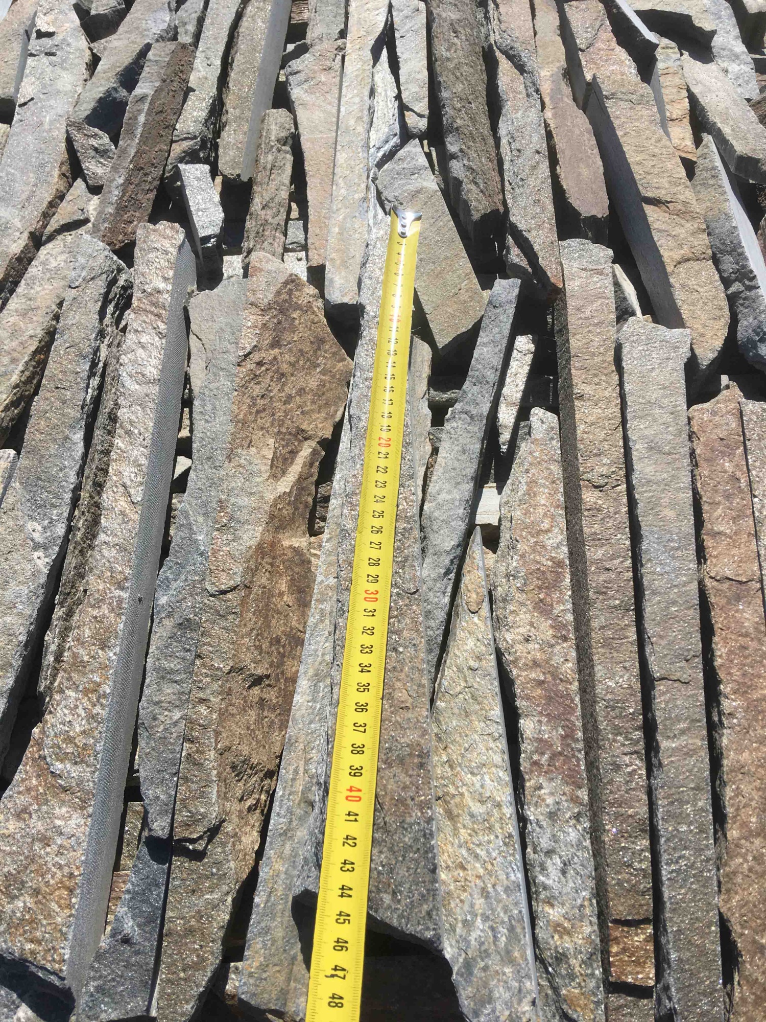 Горбушка златолит мультиколор для облицовки купить в Камышлове