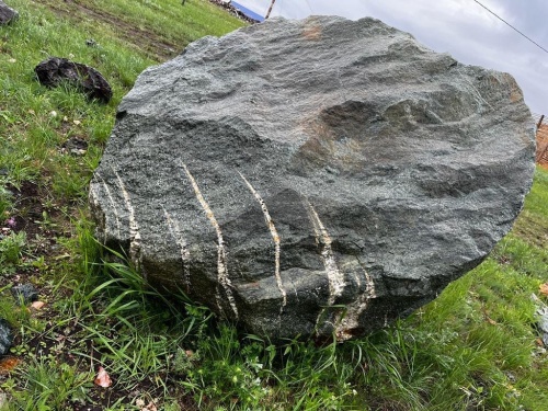 Гигантские зелёные валуны для ландшафтного дизайна весом более 5 тонн купить в Камышлове