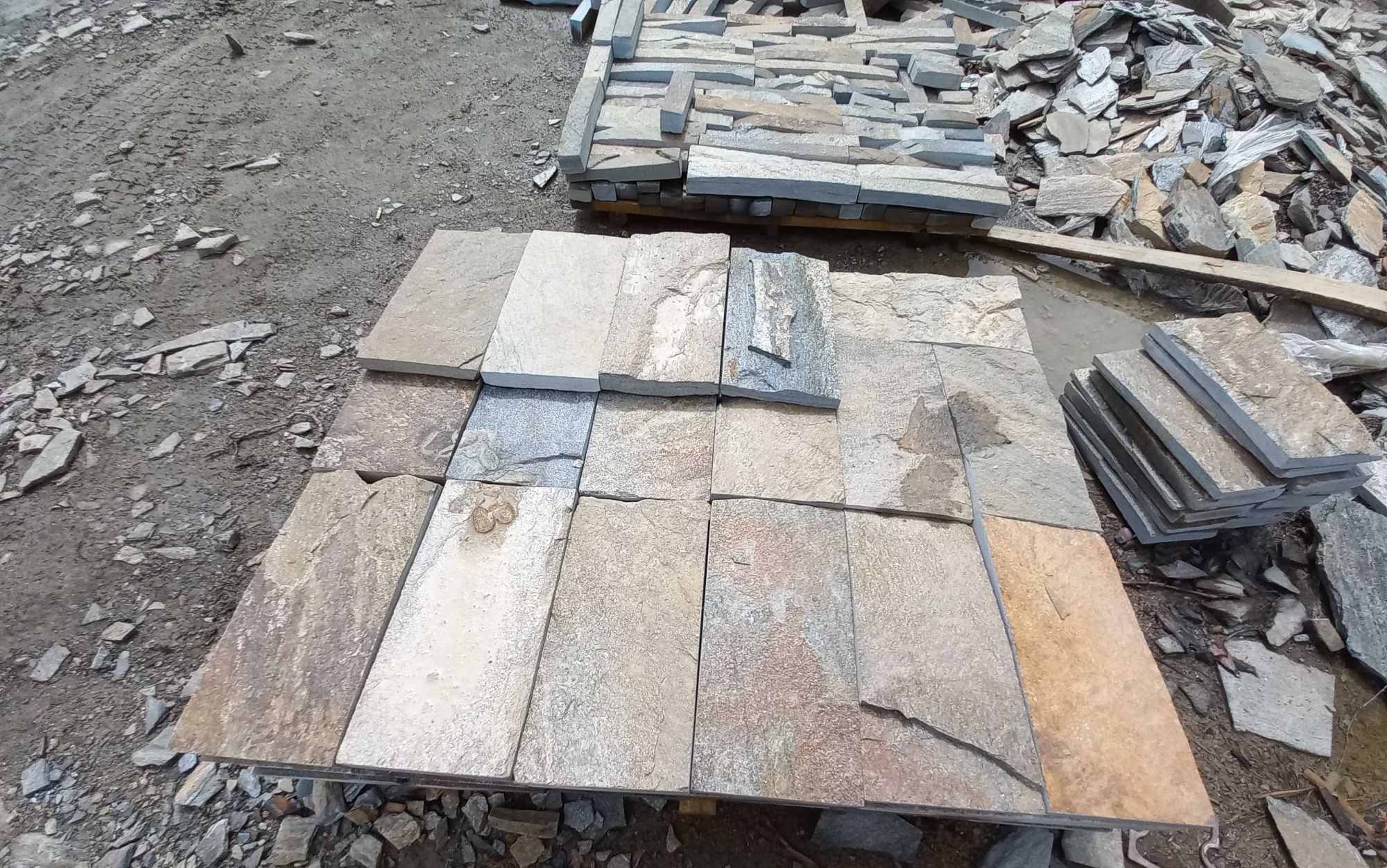 Плитка пилёная златолит Уральский для фасада купить в Камышлове