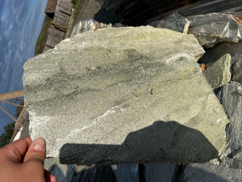 Плитняк златолит зелёный для цоколя, отмостки купить в Камышлове