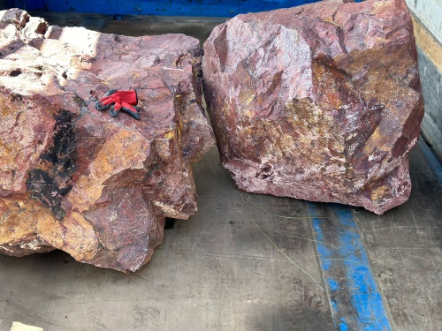 Ландшафтные глыбы красно-фиолетовые 200-1000 килограмм купить в Камышлове