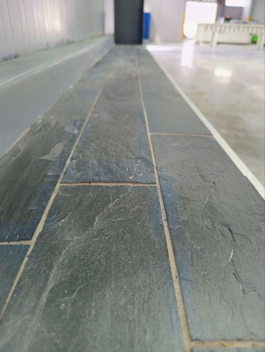 Плитка чёрная из натурального камня фасадная 30 см * 5 см, толщина 7 мм -30 мм купить в Камышлове