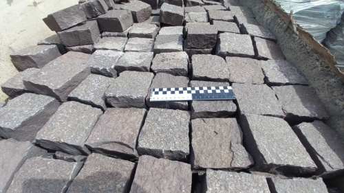 Лемезит колотая брусчатка 10 * 10 см. для парковки купить в Камышлове